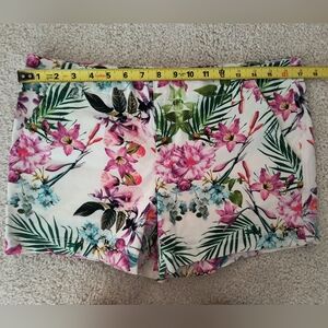 Tropical print shorts new wo tag